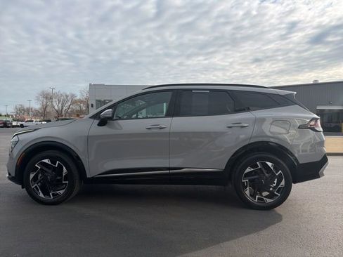 Used 2025 Kia Sportage SX image 4