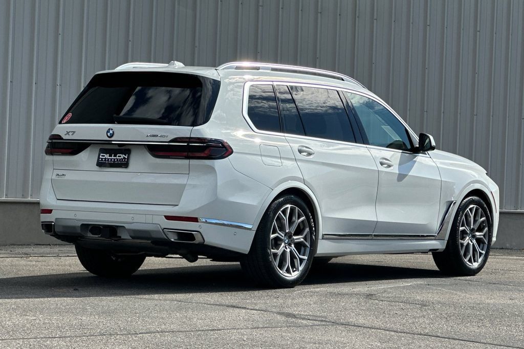 Used 2025 BMW X7 xDrive40i AWD/4WD image 7