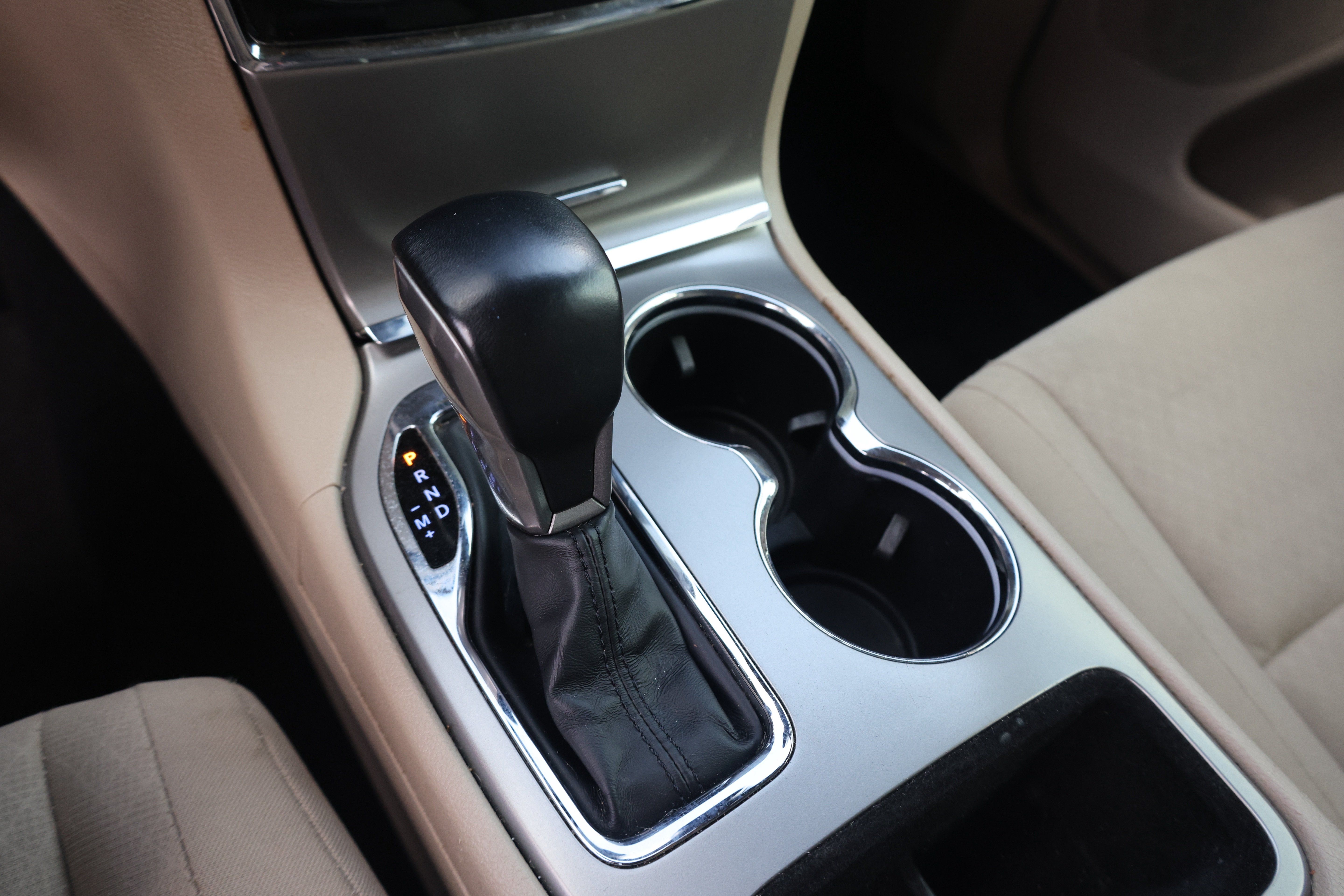 Used 2022 Jeep Grand Cherokee Laredo E AWD/4WD image 12