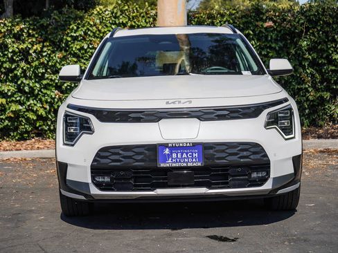 Used 2024 Kia Niro Wave FWD image 2