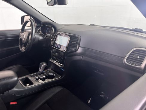 Used 2022 Jeep Grand Cherokee Laredo X image 25