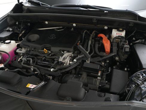 Used 2021 Toyota Venza XLE image 63