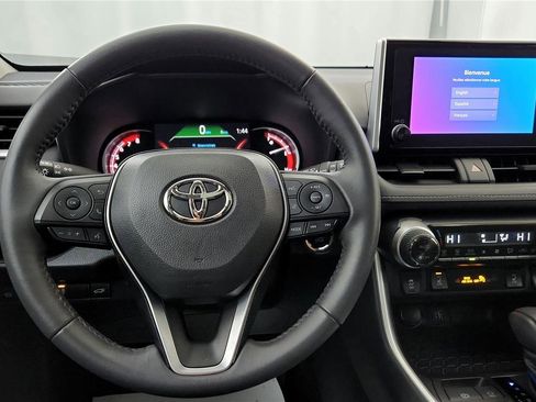 Used 2023 Toyota RAV4 XLE image 40