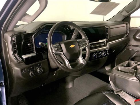 Used 2022 Chevrolet Silverado 1500 LT AWD/4WD image 14