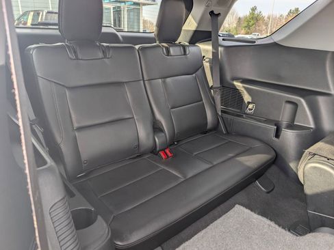 Used 2023 Ford Explorer Limited w/ Equipment Group 301A AWD/4WD image 35