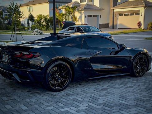 Used 2025 Chevrolet Corvette Z06 RWD image 2