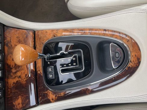 Used 2006 Jaguar XJ8 L XJ VANDEN PLAS SEDAN 4D image 23