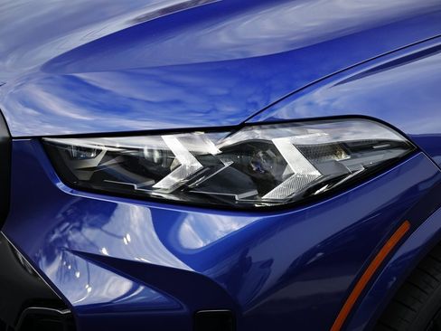 New 2026 BMW X5 M60i w/ Climate Comfort Package image 12