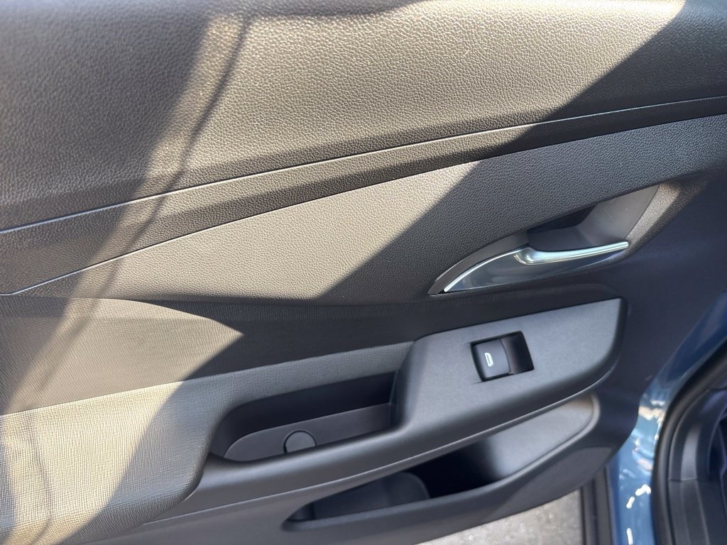 Used 2025 Buick Envista Preferred FWD image 32