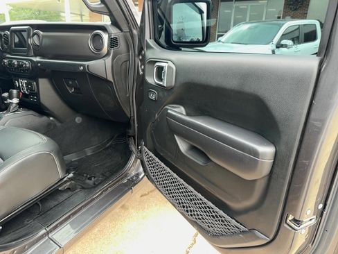 Used 2020 Jeep Gladiator Sport w/ Quick Order Package 24S image 18