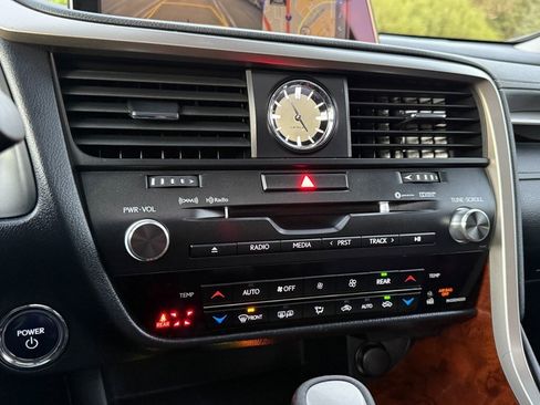 Used 2019 Lexus RX 450hL image 24