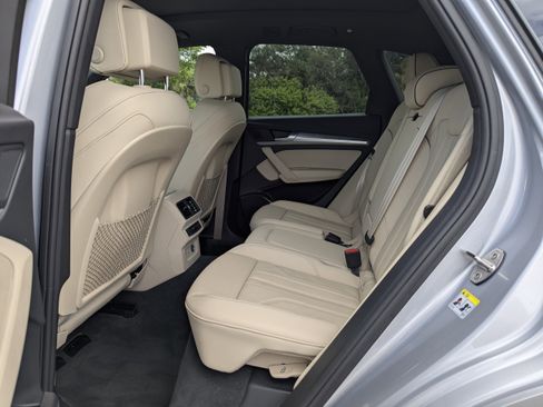 Certified 2025 Audi Q5 2.0T Premium w/ Convenience Plus Package image 21