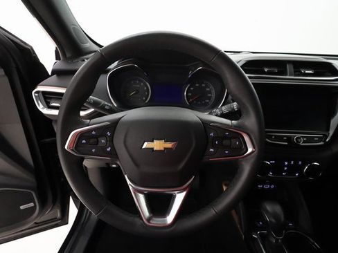 Used 2022 Chevrolet TrailBlazer ACTIV w/ Technology Package image 12
