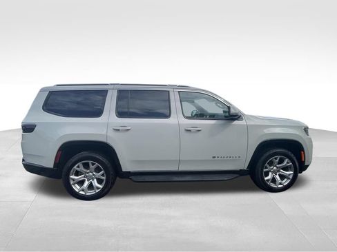 Used 2022 Jeep Wagoneer Series II AWD/4WD image 14