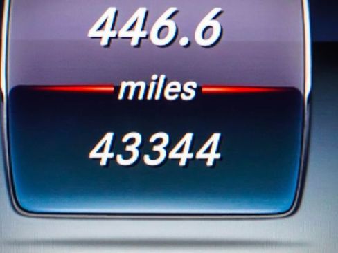 Used 2019 Mercedes-Benz GLC 350e 4MATIC image 9