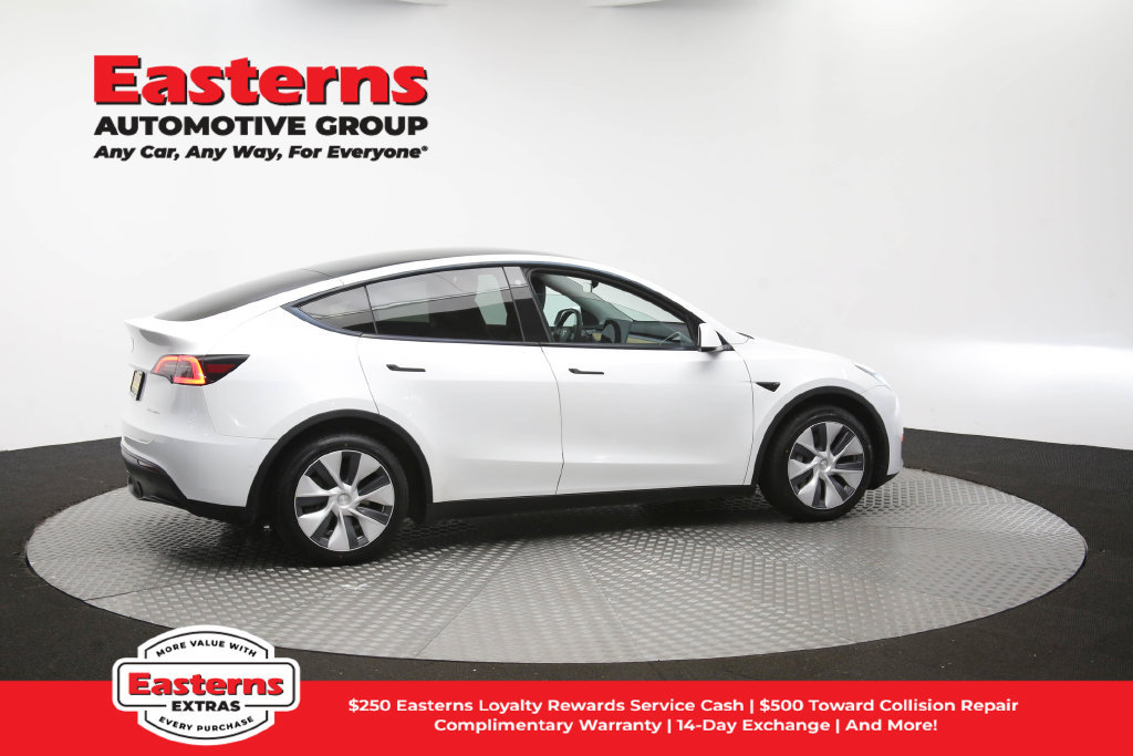 Used 2022 Tesla Model Y Long Range AWD/4WD image 41