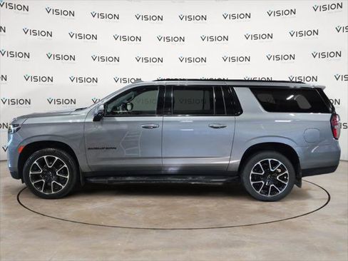 Used 2022 Chevrolet Suburban RST w/ Luxury Package image 2