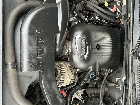 Used 2002 Chevrolet Suburban LT AWD/4WD image 33