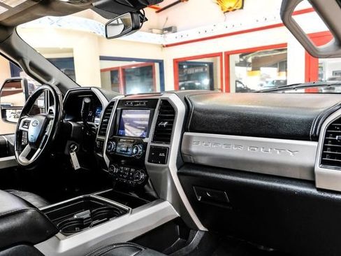 Used 2021 Ford F250 Lariat w/ Chrome Package image 12