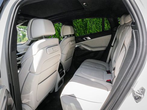 Used 2024 BMW X6 M60i AWD/4WD image 30