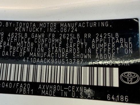 Used 2025 Toyota Camry LE image 23