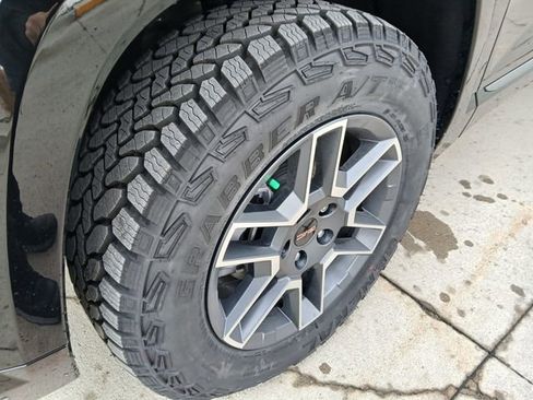 New 2026 GMC Terrain AT4 w/ Convenience Package III image 38
