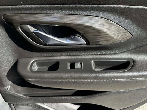 Used 2023 GMC Terrain SLE w/ Driver Convenience Package image 45