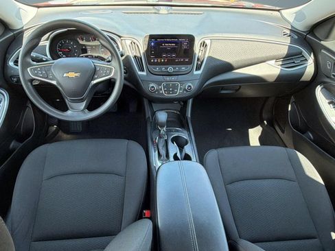 Used 2025 Chevrolet Malibu LT FWD image 16