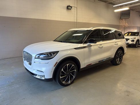 Used 2021 Lincoln Aviator Reserve w/ Equipment Group 201A AWD/4WD image 3