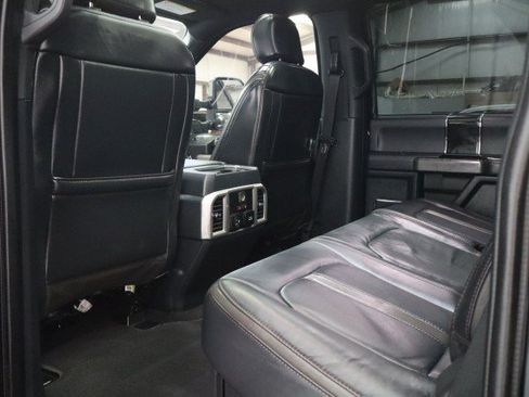 Used 2022 Ford F250 Platinum w/ FX4 Off-Road Package AWD/4WD image 53