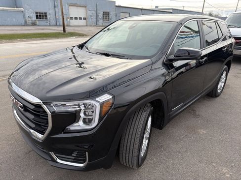 Used 2023 GMC Terrain SLE image 10