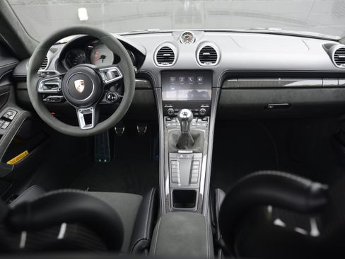 Certified 2025 Porsche 718 Cayman GTS RWD image 12