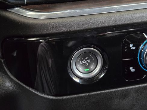 Used 2024 GMC Sierra 1500 SLT AWD/4WD image 19