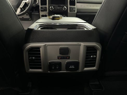 Used 2019 Ford F350 Lariat image 29