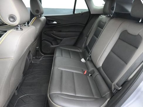 Used 2025 Chevrolet Trax ACTIV w/ Sunroof Package FWD image 27