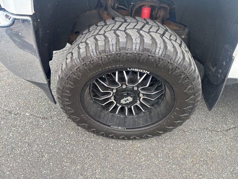 Used 2015 Chevrolet Silverado 2500 LTZ w/ Duramax Plus Package AWD/4WD image 4