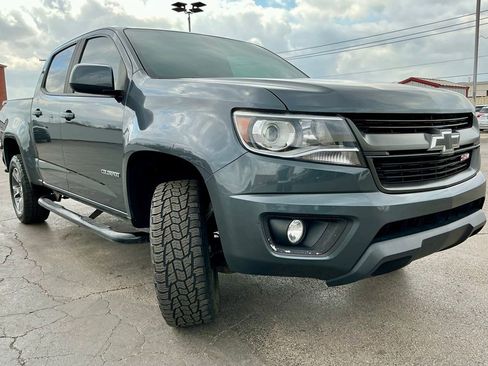 Used 2017 Chevrolet Colorado Z71 image 2