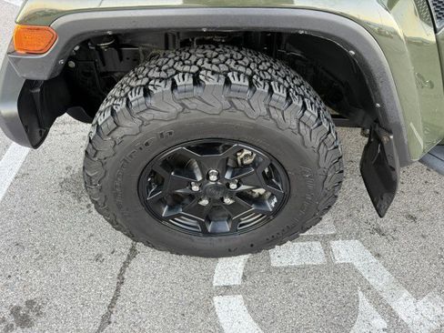 Used 2021 Jeep Gladiator Willys image 14