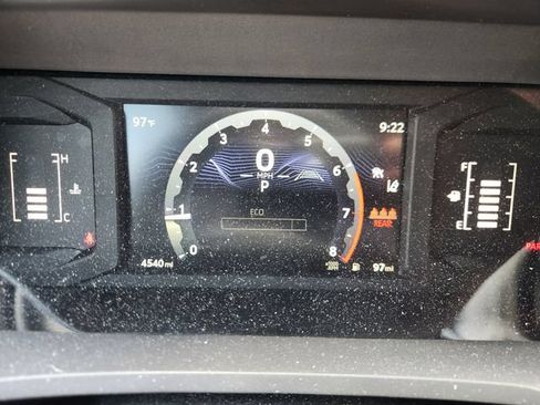 Certified 2025 Toyota Tacoma SR5 AWD/4WD image 16