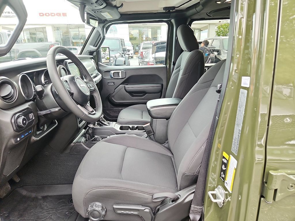 Used 2023 Jeep Wrangler Unlimited w/ Cold Weather Group AWD/4WD image 13
