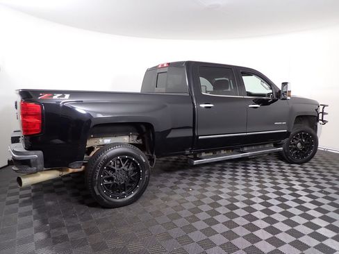 Used 2019 Chevrolet Silverado 2500 LTZ w/ Duramax Plus Package AWD/4WD image 19