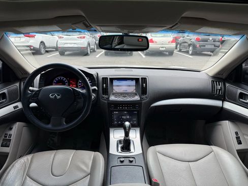 Used 2009 INFINITI G37 Journey w/ Premium Pkg image 11