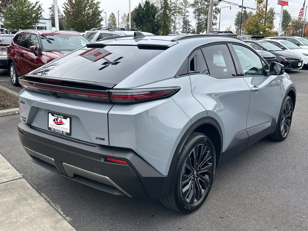 Used 2026 Toyota C-HR AWD/4WD image 5