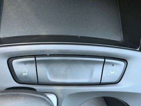 Used 2025 Chevrolet Trax LS w/ LS Convenience Package FWD image 27