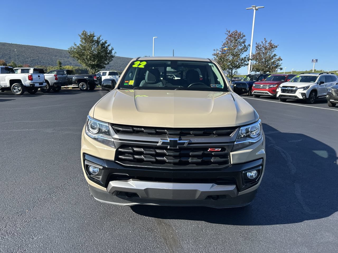 Used 2022 Chevrolet Colorado Z71 AWD/4WD image 2