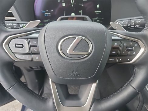 Used 2025 Lexus GX 550 image 11