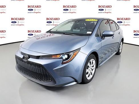 Used 2022 Toyota Corolla LE FWD image 4