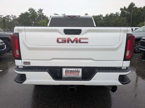 Used 2022 GMC Sierra 2500 AT4 w/ AT4 Premium Plus Package AWD/4WD image 4
