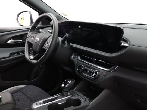 Used 2025 Buick Envista Preferred w/ Convenience II Package FWD image 36