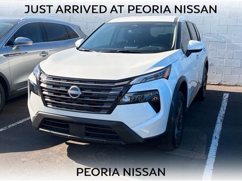 Used 2026 Nissan Rogue SV FWD image 1